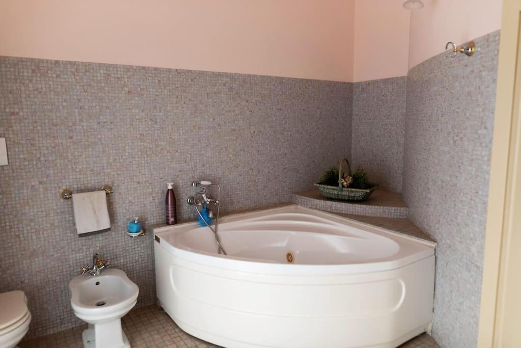 דירות ססה אורונקה Ercole Luxury Flat מראה חיצוני תמונה